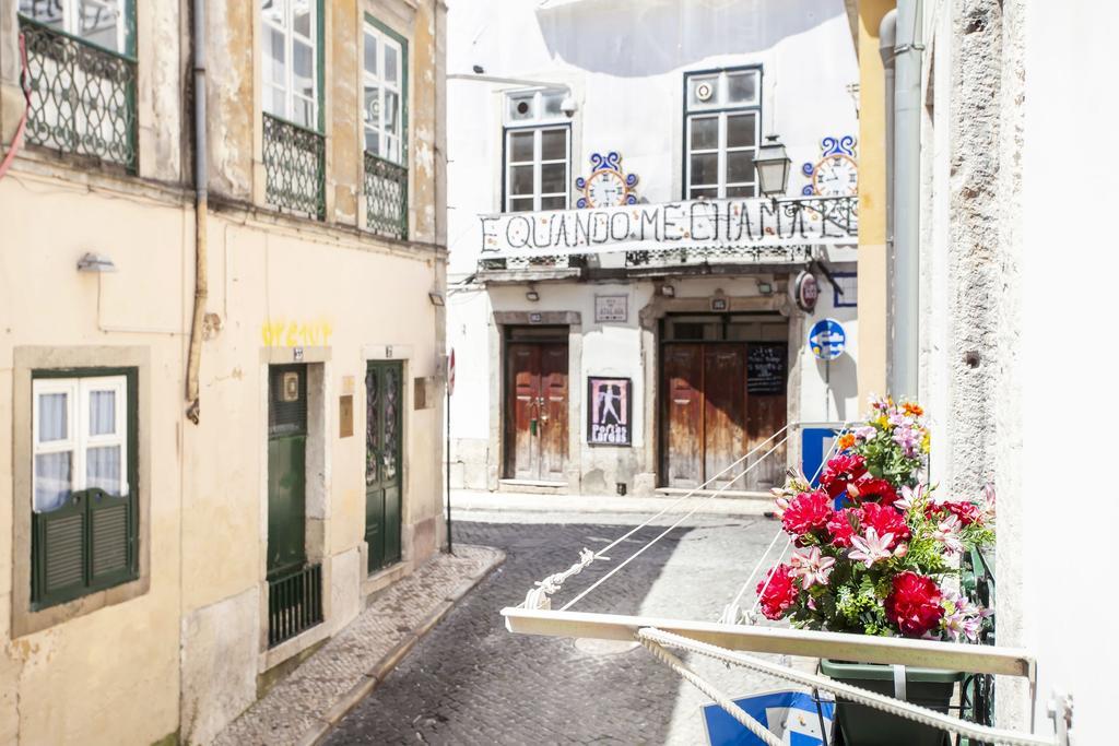 Typical Bairro Alto Apartment Lisbona Esterno foto