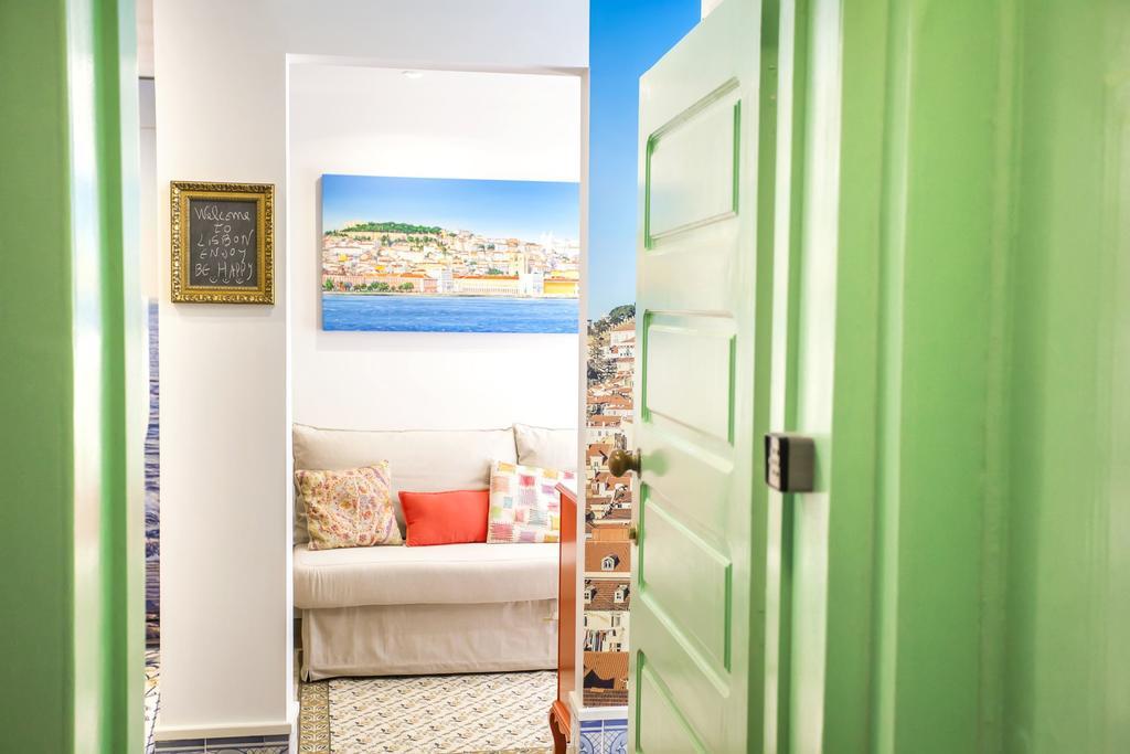 Typical Bairro Alto Apartment Lisbona Esterno foto